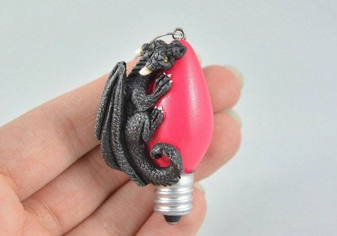 aeliapetrodragonbaubles14660x650.jpg