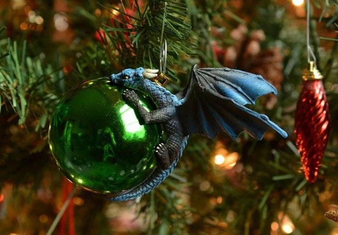 aeliapetrodragonbaubles1660x650.jpg