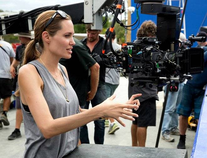 capitanmarvelcharlizetheroncomoprotagonistayangelinajoliecomodirectoralandscape.jpg