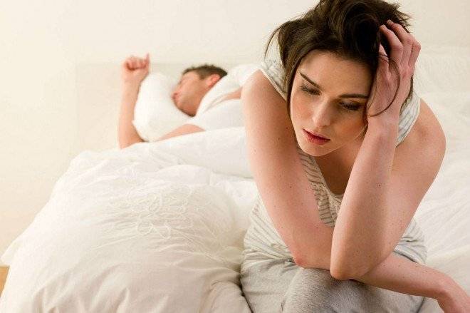 coupleinbed1432516660x650.jpg