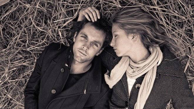 couplelovehugginghugmissualonesadgirlskissingkisscuteemomakinglovephotographytumblr24660x650-1.jpg
