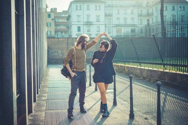 cutehipstercouplewalking660x650-1.jpg