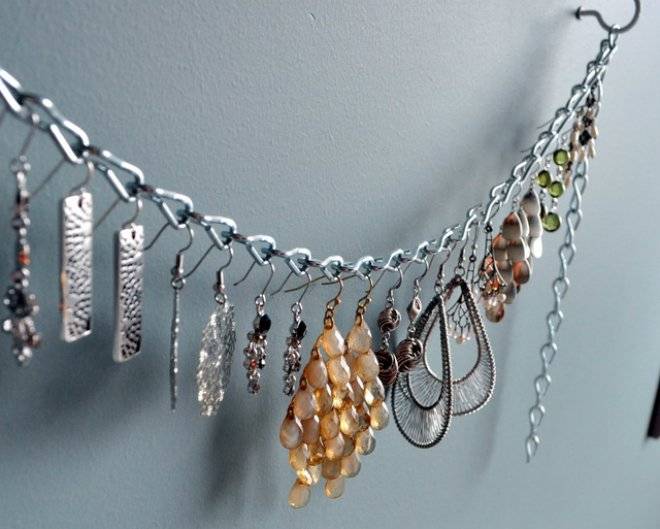 danglingearringorganizer.jpg