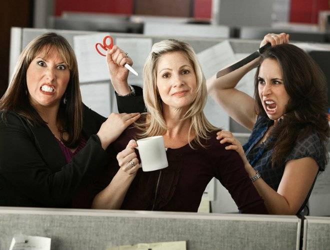 fbackstabbingwomen1.jpg