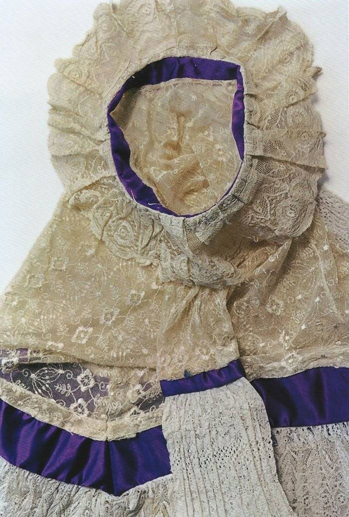 hiddenfridakahlowardrobeishiuchimiyako1858f488bf9dc14700.jpg