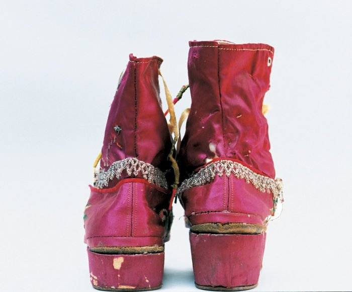 hiddenfridakahlowardrobeishiuchimiyako458f4889d79f3c700.jpg