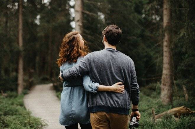 hipstercoupleportraits24660x650-2.jpg