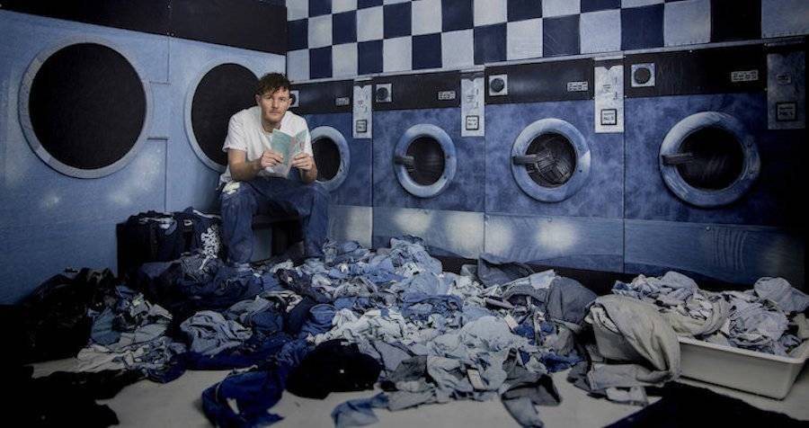 incrediblemuralescreatedwithdenimjeans16900x476.jpg