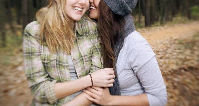 lesbianhomosexualfriendsgirlslaughingwalkwomen660x650.jpg