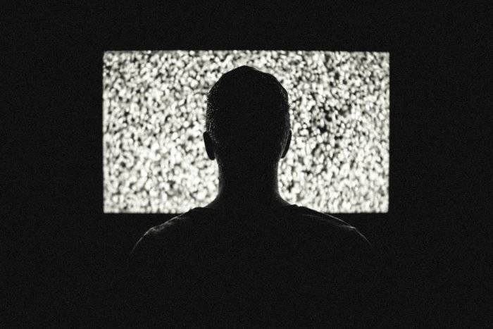 nighttelevisiontvthememachines700x467.jpg