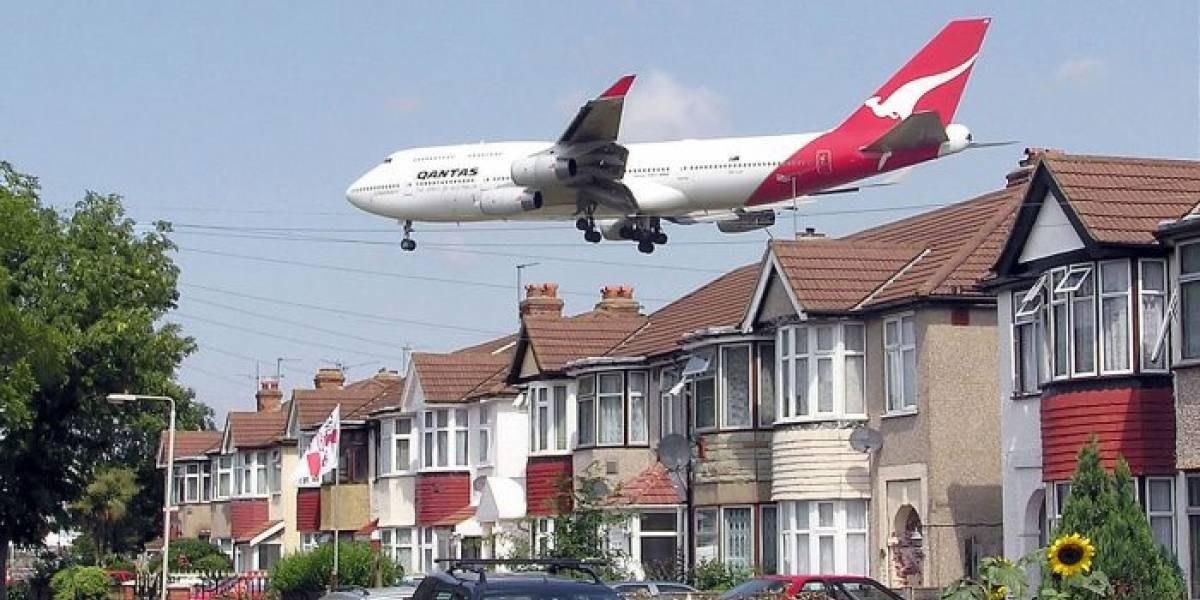 Bomba en el río Támesis provoca cierre de aeropuerto en Londres