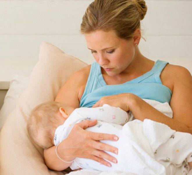 womanbreastfeedingbabyphoto420x420ts77297709.jpg