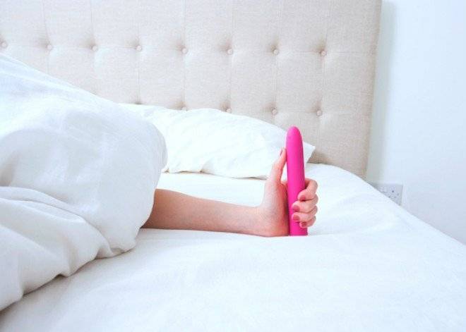 womandildovibratorsexualpleasureorgasmmasturbationsextoys660x650.jpg