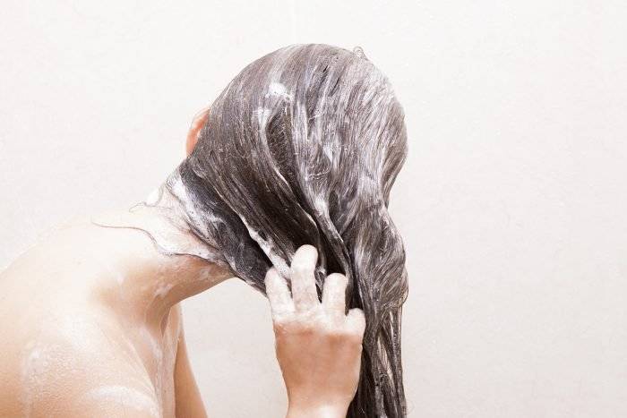 womanshampooing2122x1415700x467.jpg