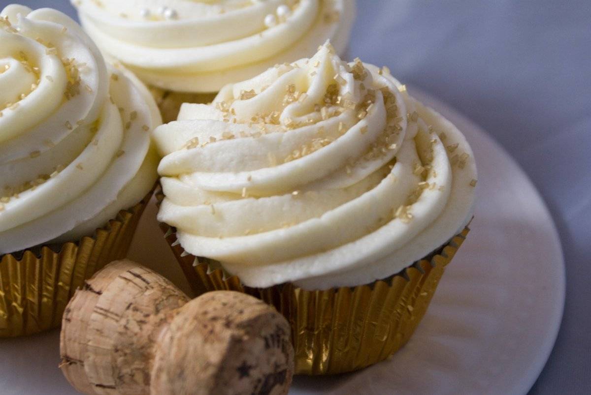 079champagnecupcakes.jpg