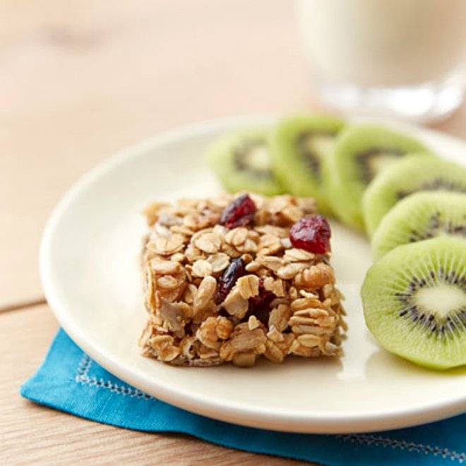 54fe5f2bed579cherrynutgranolasquaresrecipeghk0413xl.jpg