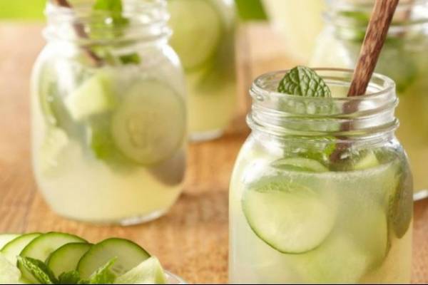 para que sirve el agua de pepino con limon