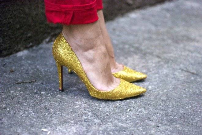 apairandasparediyglitterloubous9.jpg