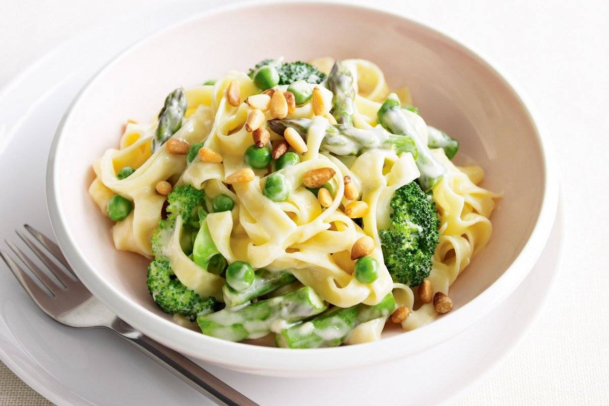 asparagusbroccoliandcheesepasta395291.jpg