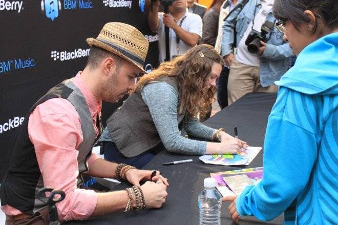 autografos660x439.jpg