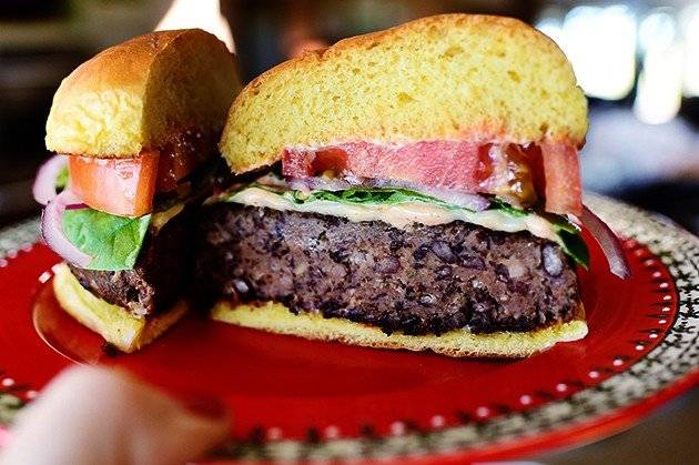 blackbeanburger1660x550.jpg