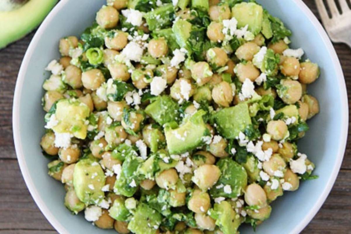 Ensalada de garbanzos, aguacate y queso fetta Sabrosía Nueva Mujer