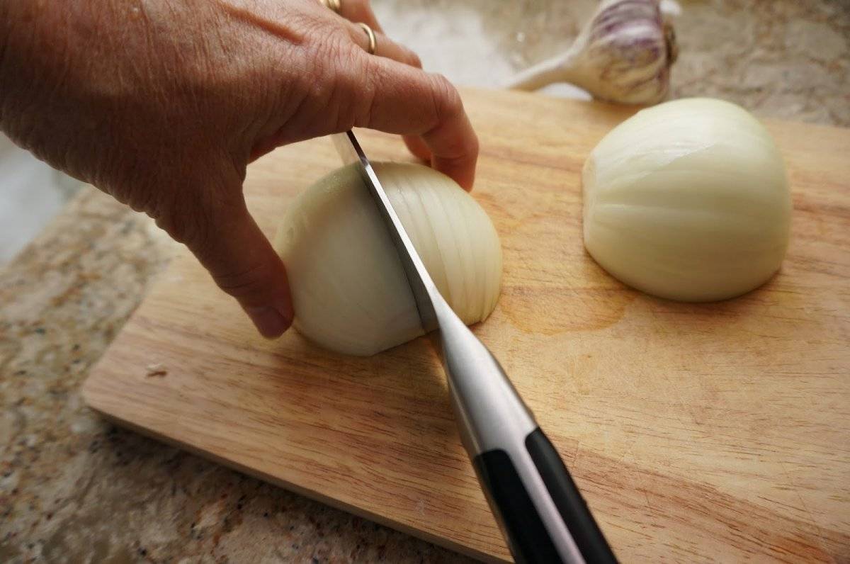 choppingonions2.jpg