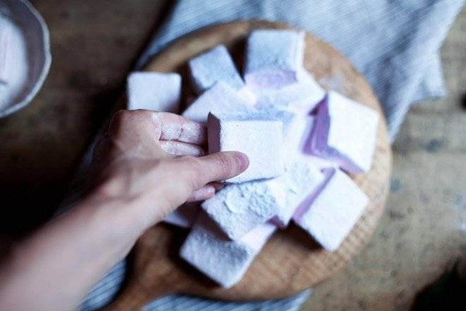 copyofksm3311xfwmattewhitenarblackberrymarshmallows3660x550.jpg
