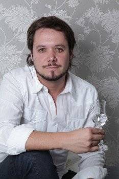 danielgreve233x350.jpg