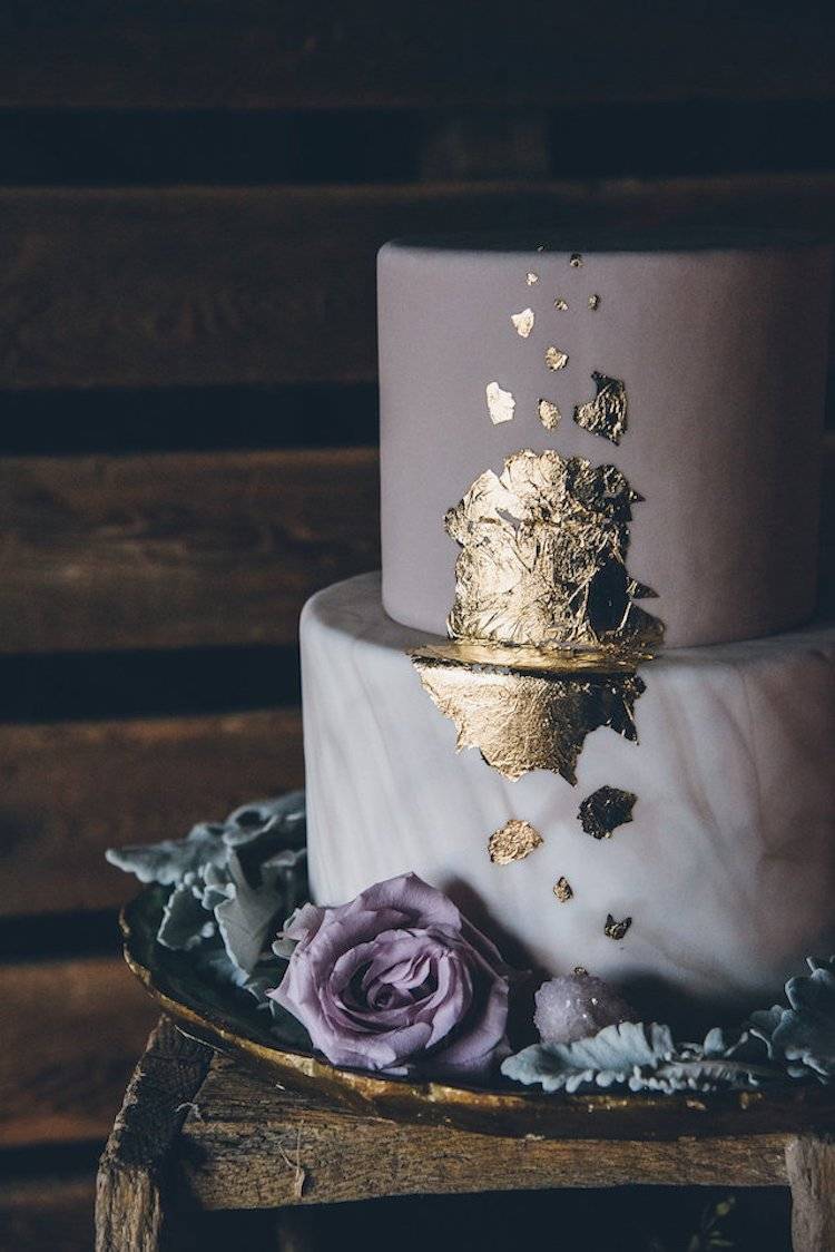 darkweddingcakes11.jpg