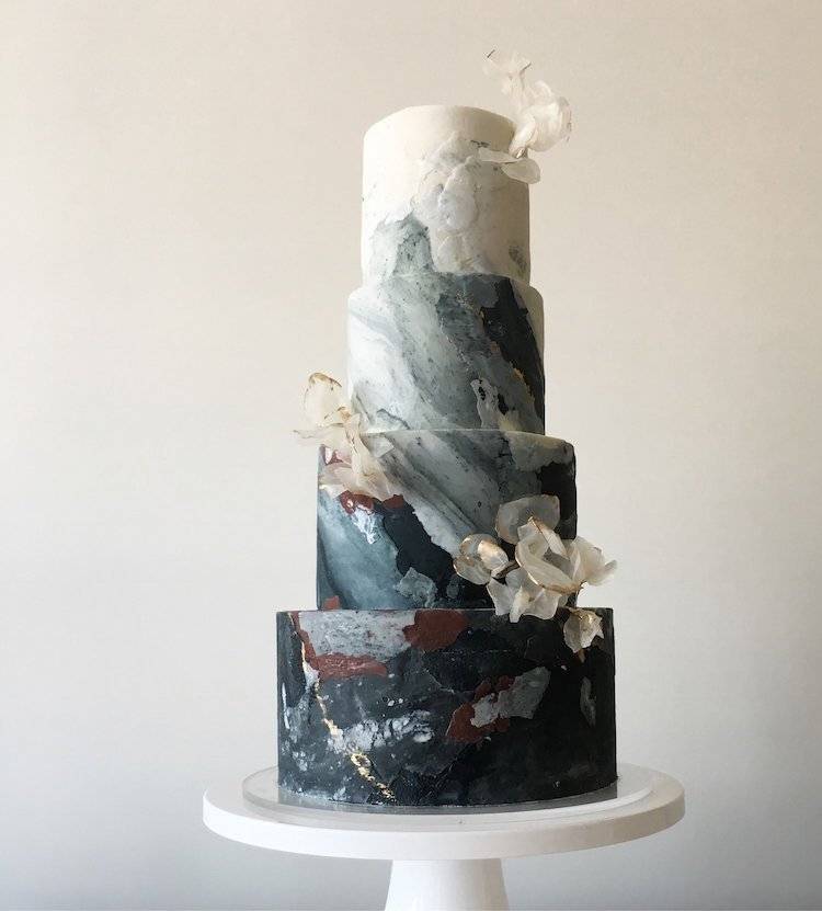 darkweddingcakes2.jpg