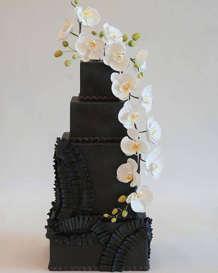 darkweddingcakes20.jpg
