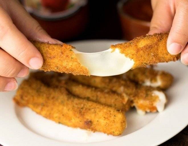 deepfriedmozzarellasticksstretching660x550.jpg