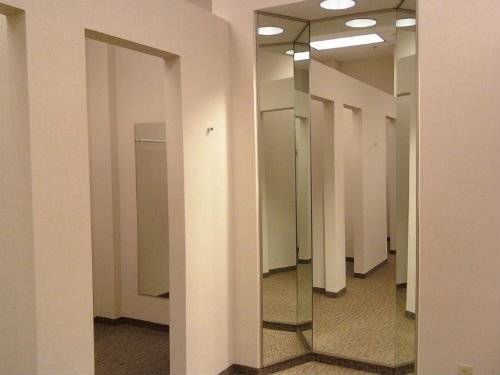 dressingroom.jpg