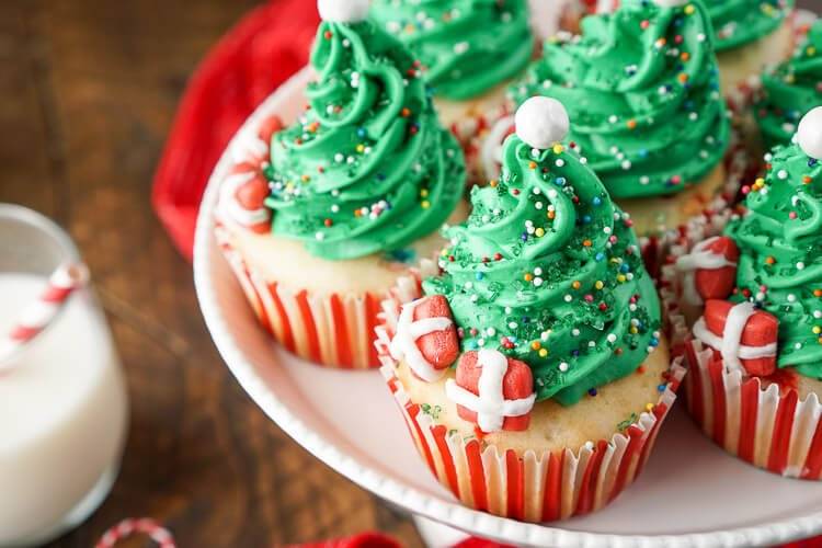 easychristmastreecupcakesrecipe7of9.jpg