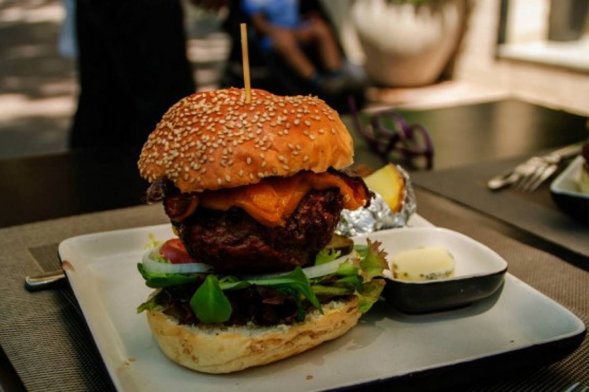 Cómo preparar una hamburguesa gourmet Sabrosía Nueva Mujer