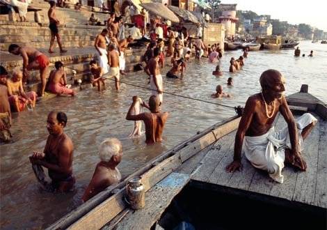 indiagangesriverbathing1.jpg