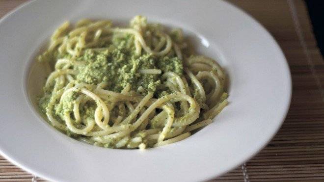 pestokalepasta660x550-1.jpg