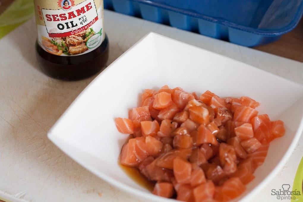 Salmón macerado con aceite de sésamo y jengibre Sabrosía Nueva Mujer