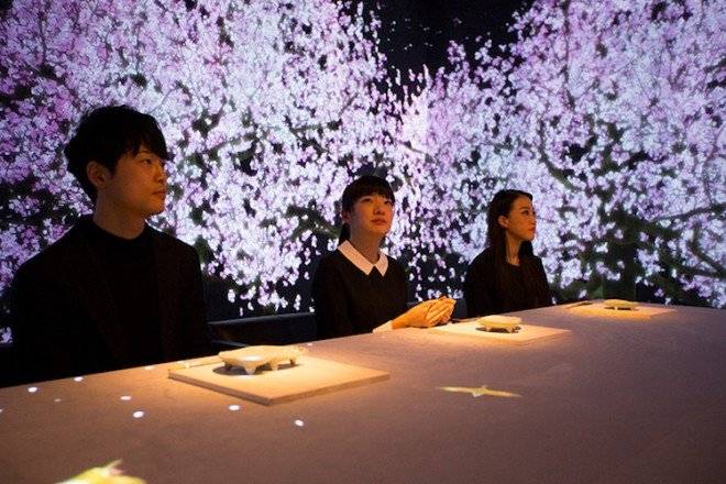 teamlabinteractiverestauranttokyo5660x550.jpg