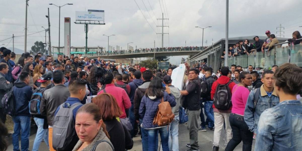 Cinco estaciones de Trans Milenio están cerradas por protestas en el sur de Bogot