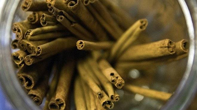 cinnamonsticks660x550.jpg