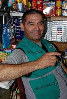 kioskoguy1237x350.jpg