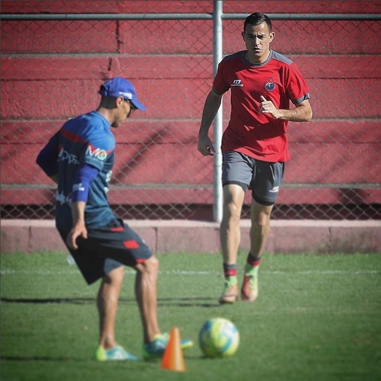 Pappa en un entreno con Iván Castillo