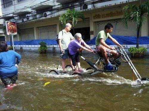 motocicletaelevada.jpg