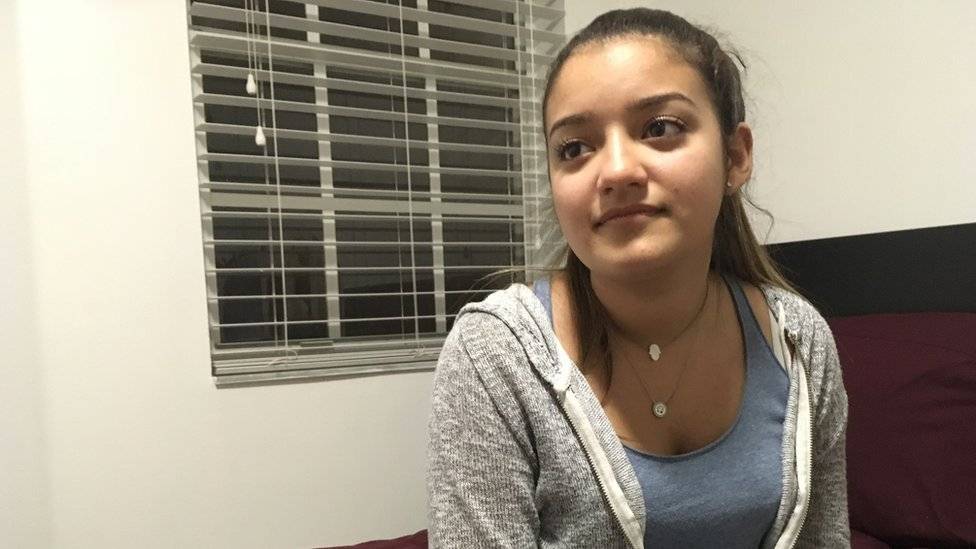 100040118isabellaatencio-0ede6b6ae1bff73481c020358aad656f.jpg