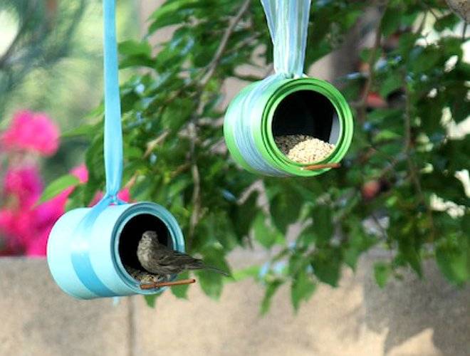 Cómo fabricar comederos para aves silvestres con materiales reciclados