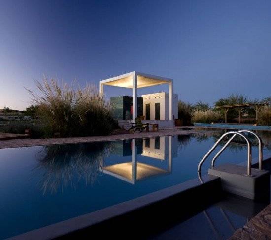 explora2550x488.jpg
