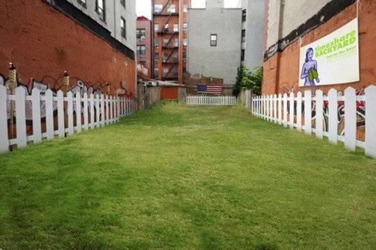 timesharebackyardnewyorkcityubangardensweb550x366.jpg