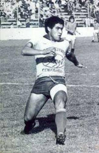 Freddy Bahamondes con la vestimenta de San Luis a comienzos de los